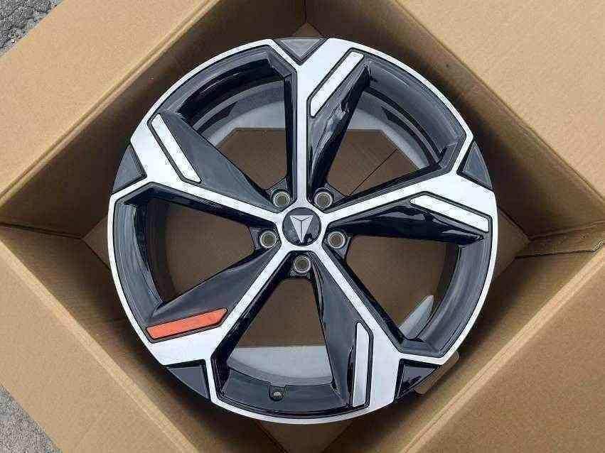 Кованые диски Ju-Tuning 0045 чёрный глянец R21 5x114.3 на Tesla 3/Y, BYD, Zeekr