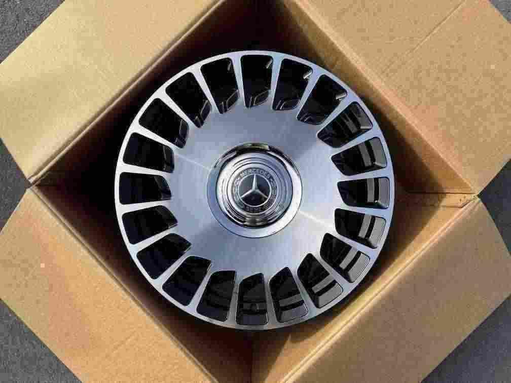Кованые диски Ju-Tuning 1103 чёрный глянец R17–R20 5x112 на Mercedes C/E/S, GLC, GLE