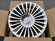 Кованые диски Ju-Tuning 1121 зеркальная полировка R20–R23 5x112 на Mercedes C/E/S, GLC, GLE