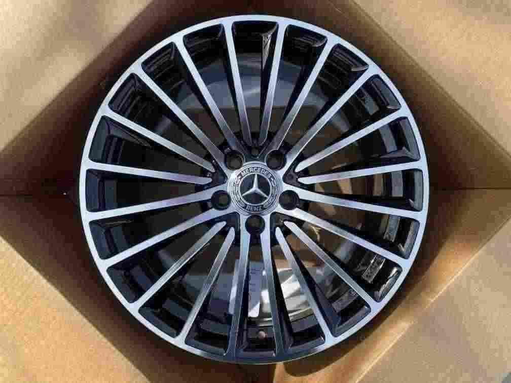 Кованые диски Ju-Tuning 1130 чёрный глянец R19 5x112 на Mercedes C/E/S, GLC, GLE