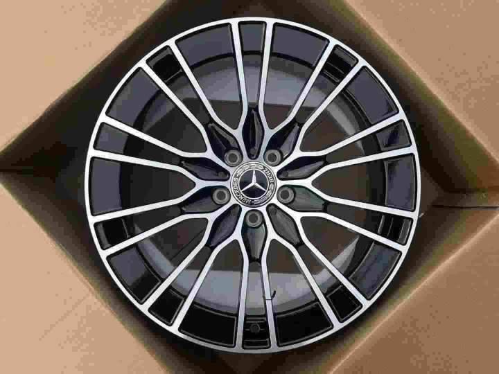 Кованые диски Ju-Tuning 1149 чёрный глянец R18–R20 5x112 на Mercedes C/E/S, GLC, GLE