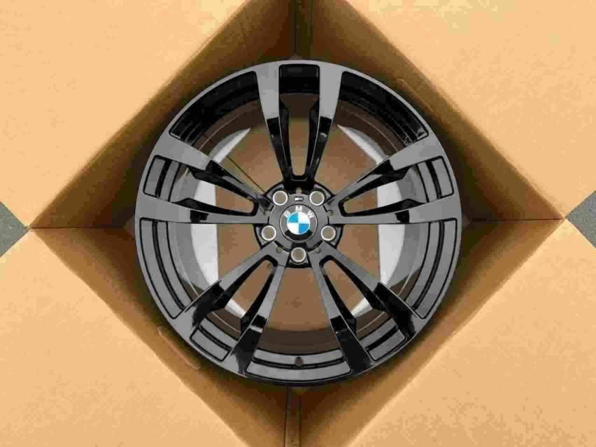 Кованые диски Ju-Tuning 1213 чёрный глянец R20 5x120 на BMW 3/5/7, X5/X6