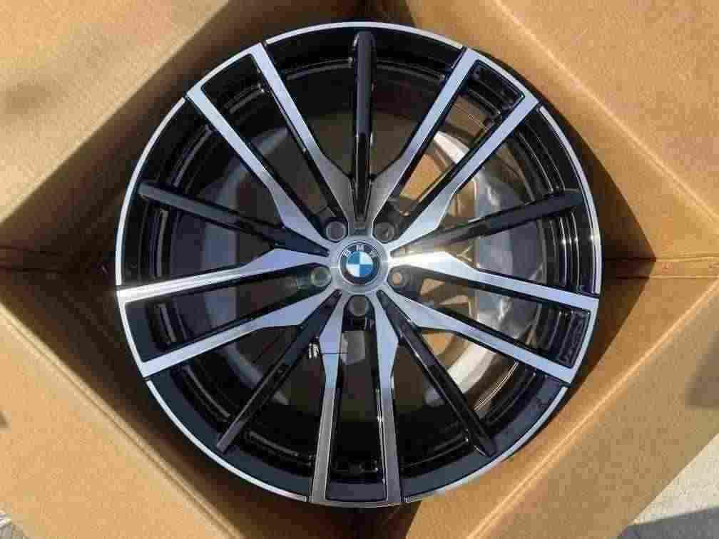 Кованые диски Ju-Tuning 1218 чёрный глянец R19–R22 5x120 / 5x112 на BMW G-серии, X3-X7