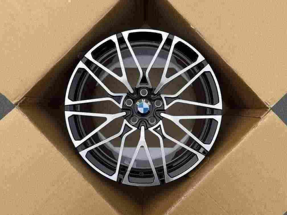 Кованые диски Ju-Tuning 1235 чёрный глянец R20–R22 5x112 / 5x120 на BMW G-серии, X3-X7