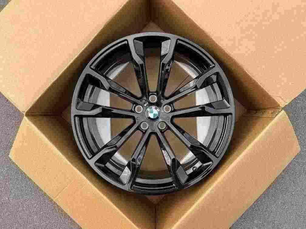 Кованые диски Ju-Tuning 1237 чёрный глянец R20 5x112 на BMW G-серии, X3-X7