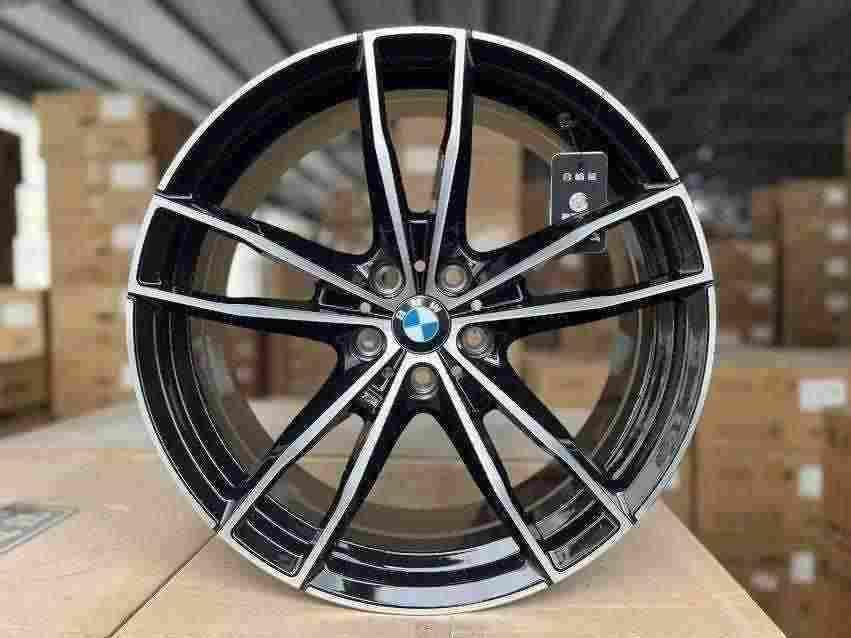 Кованые диски Ju-Tuning 1242 чёрный глянец R19 5x112 на BMW G-серии, X3-X7 — фото 2