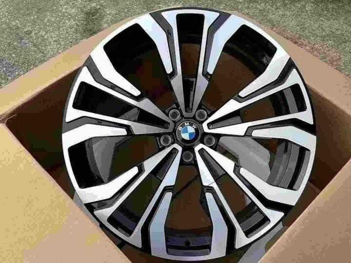 Кованые диски Ju-Tuning 1245 чёрный глянец R21–R22 5x112 на BMW G-серии, X3-X7