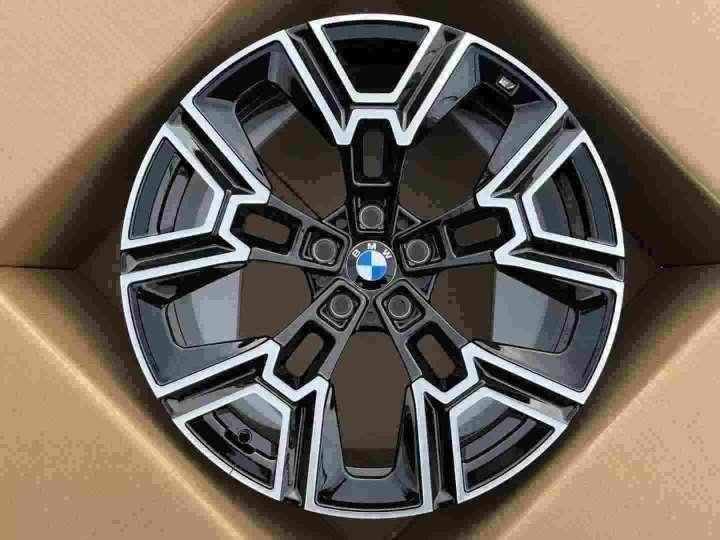 Кованые диски Ju-Tuning 1248 чёрный глянец R19–R21 5x112 на BMW G-серии, X3-X7