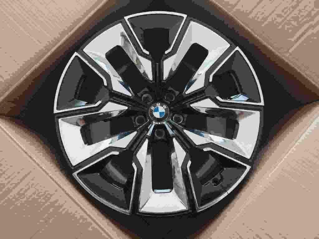Кованые диски Ju-Tuning 1252 чёрный глянец полированная лицевая часть R19–R21 5x112 на BMW G-серии, X3-X7