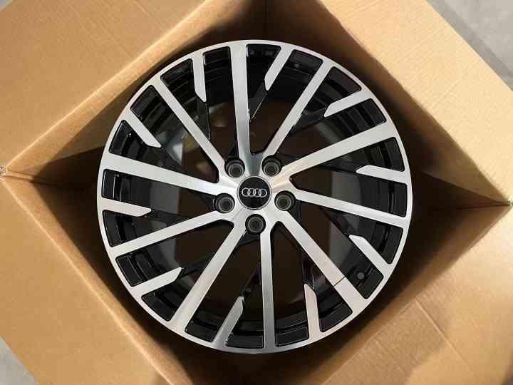 Кованые диски Ju-Tuning 1324 чёрный глянец R19–R20 5x112 на Audi A4-A8, Q5/Q7