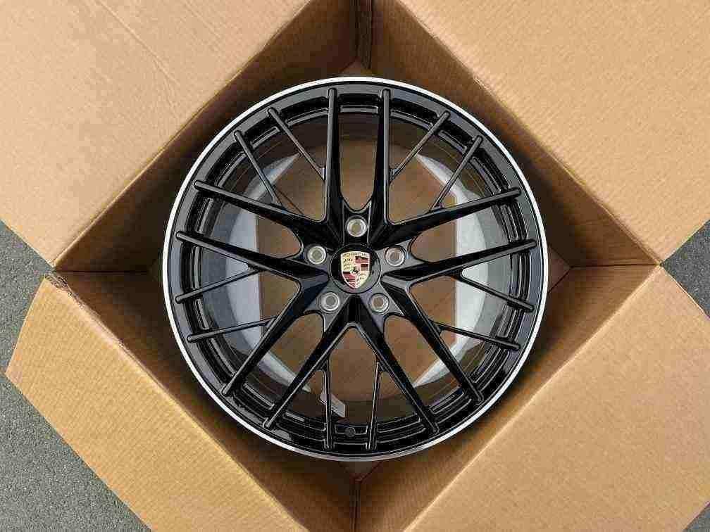 Кованые диски Ju-Tuning 1503 чёрный глянец R19–R21 5x112 / 5x130 на Porsche Cayenne, Panamera
