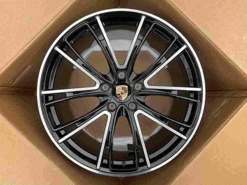 Кованые диски Ju-Tuning 1505 чёрный глянец R20–R21 5x130 на Porsche Cayenne, Panamera