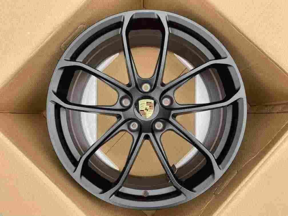 Кованые диски Ju-Tuning 1506 чёрный мат R20–R22 5x130 / 5x112 на Porsche Cayenne, Panamera — фото 2
