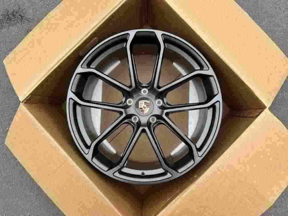 Кованые диски Ju-Tuning 1506 матовый графит porsche gunmetal R22 5x130 на Porsche Cayenne, Panamera