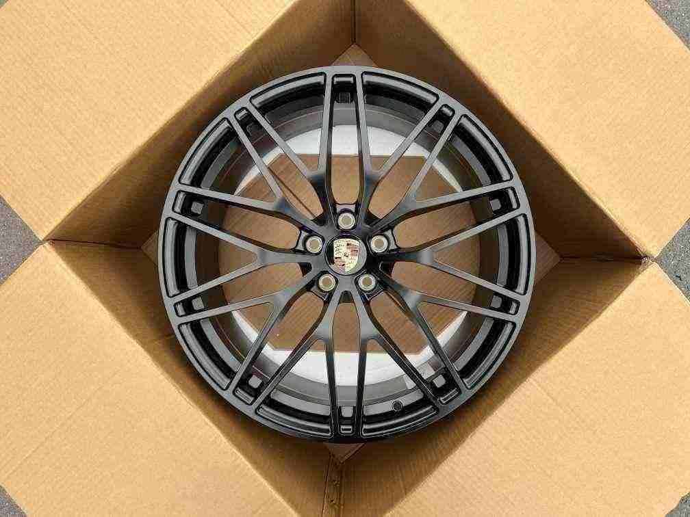 Кованые диски Ju-Tuning 1511 чёрный мат R20–R22 5x112 / 5x130 на Porsche Cayenne, Panamera — фото 2