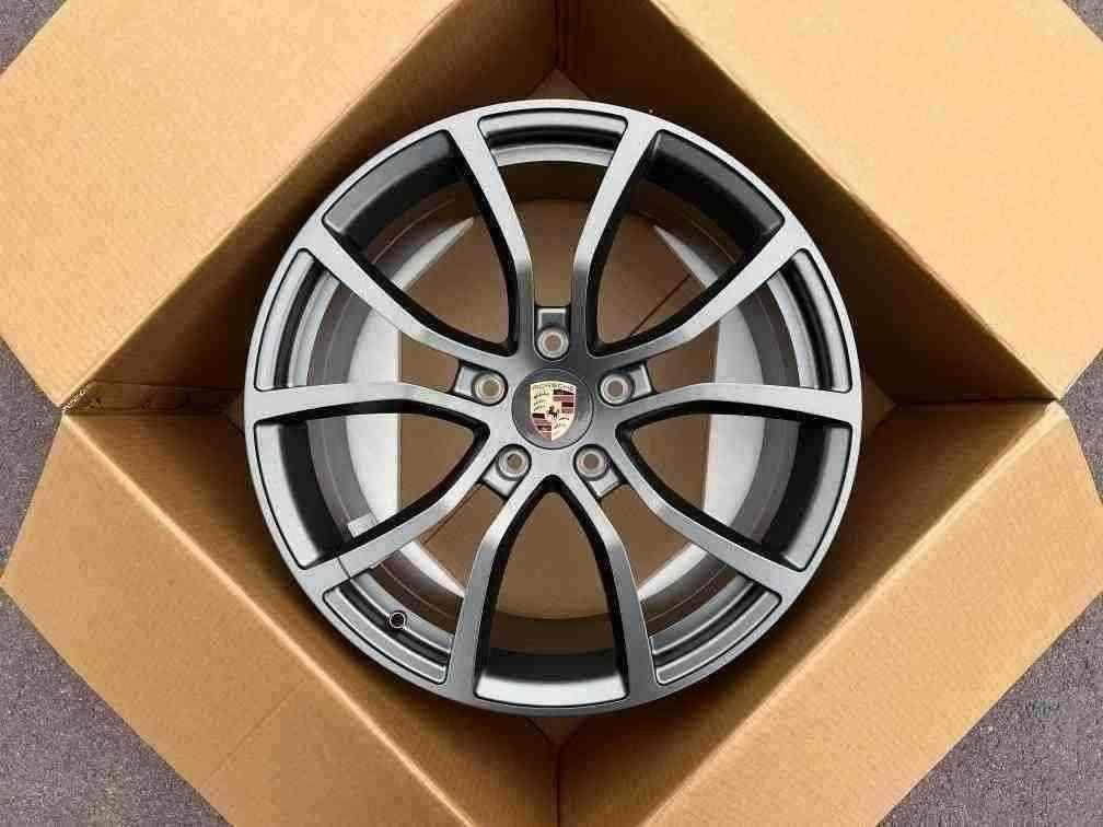 Кованые диски Ju-Tuning 1516 чёрный глянец R20–R21 5x130 на Porsche Cayenne, Panamera — фото 2