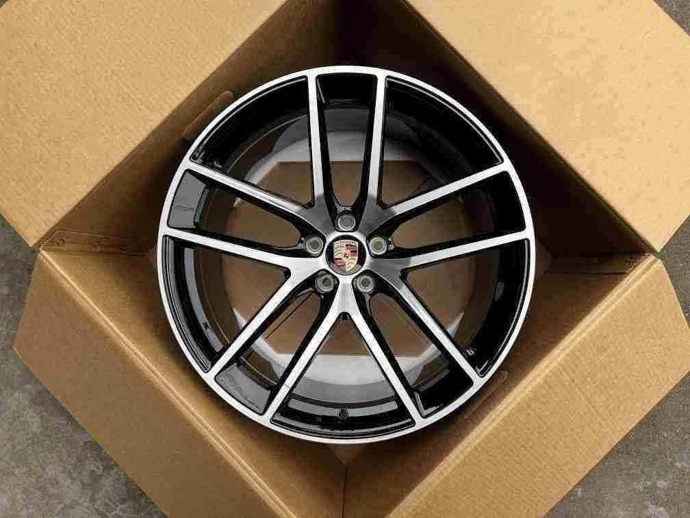 Кованые диски Ju-Tuning 1519 чёрный глянец R20–R21 5x112 на Porsche Cayenne, Panamera