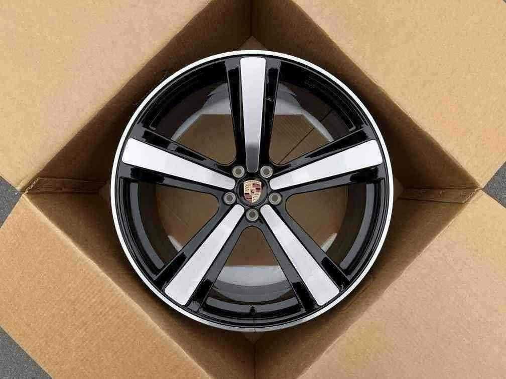 Кованые диски Ju-Tuning 1520 чёрный глянец R20–R21 5x112 на Porsche Cayenne, Panamera