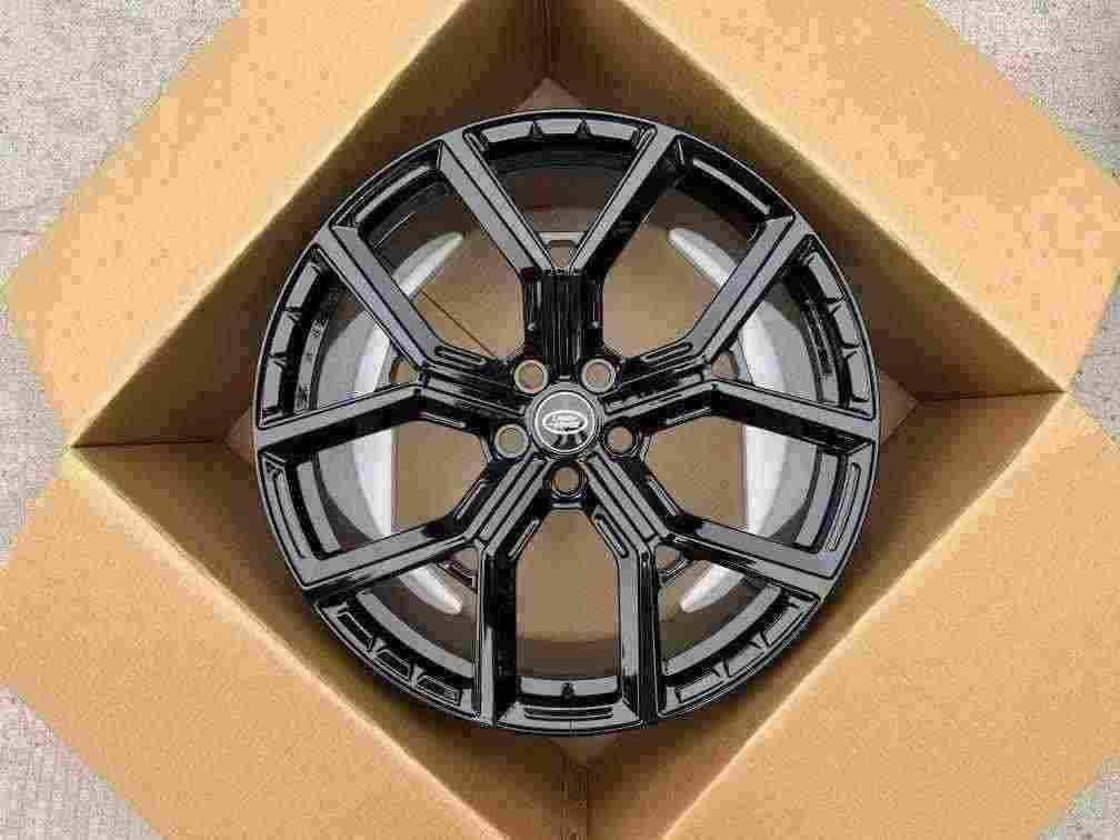 Кованые диски Ju-Tuning 1607 чёрный глянец R20–R22 5x120 на Range Rover, Defender