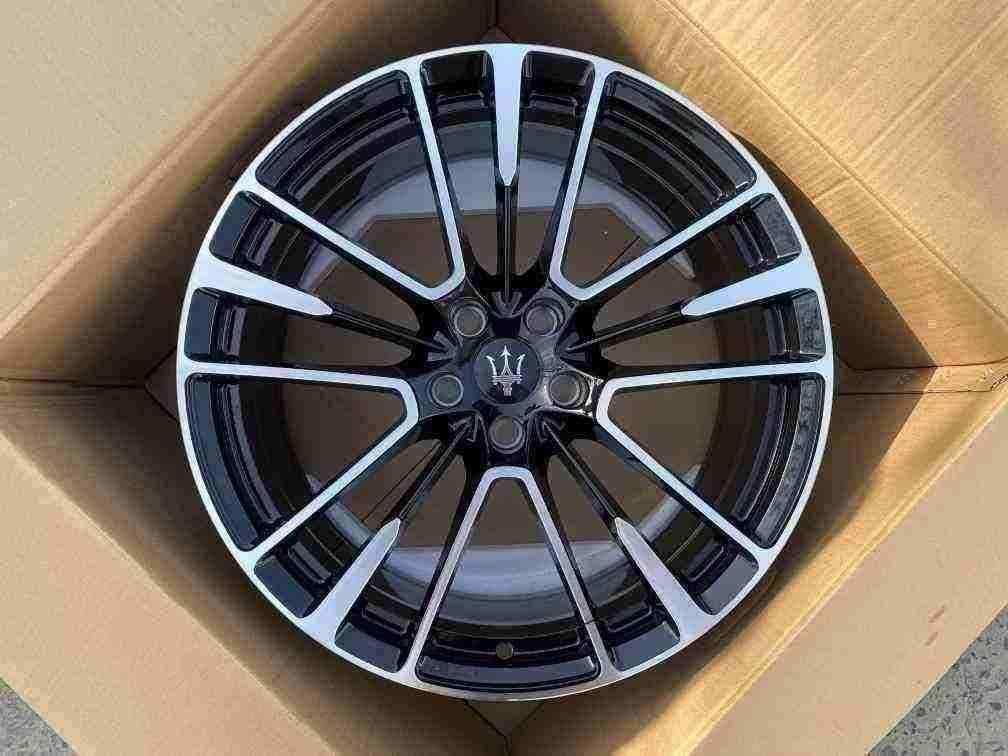 Кованые диски Ju-Tuning 1706 чёрный глянец R20–R21 5x114.3 на Maserati