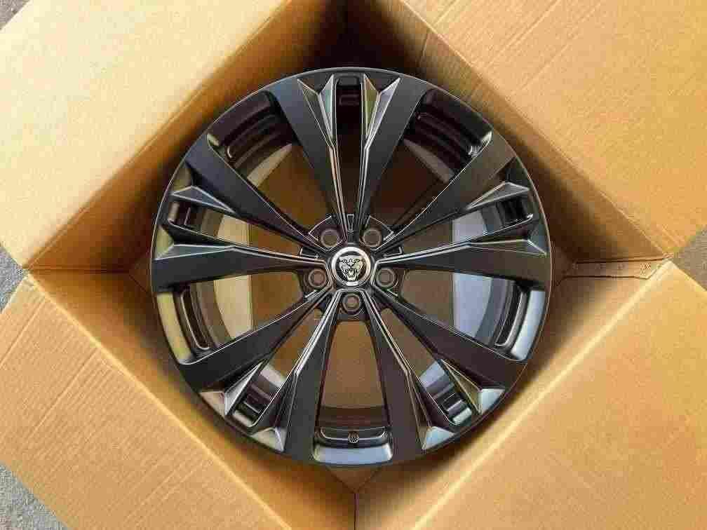 Кованые диски Ju-Tuning 1805 полуматовый чёрный R20–R21 5x108 на Jaguar