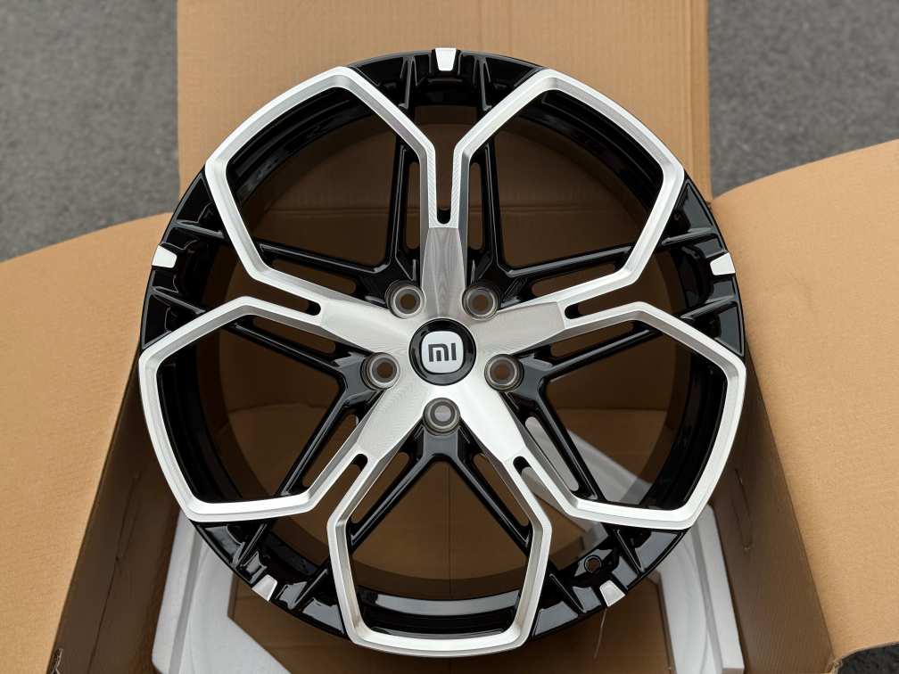 Кованые диски Ju-Tuning 1831 чёрный глянец R19–R21 5x114.3 на Tesla 3/Y, BYD, Zeekr