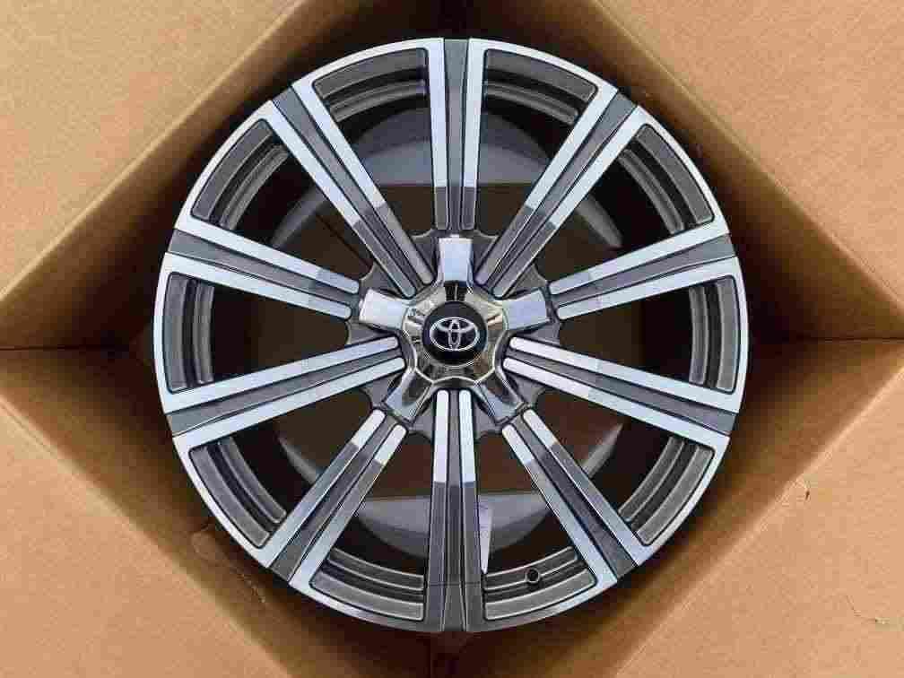 Кованые диски Ju-Tuning 1904 чёрный глянец R18–R21 6x139.7 / 5x150 на Land Cruiser 200/105