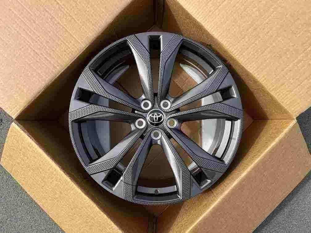 Кованые диски Ju-Tuning 1906 чёрный графит R18–R20 5x114.3 на Camry, RAV4, Lexus