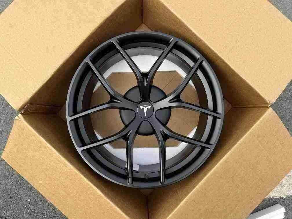 Кованые диски Ju-Tuning 1911 матовый чёрный R18–R20 5x114.3 на Tesla 3/Y, BYD, Zeekr