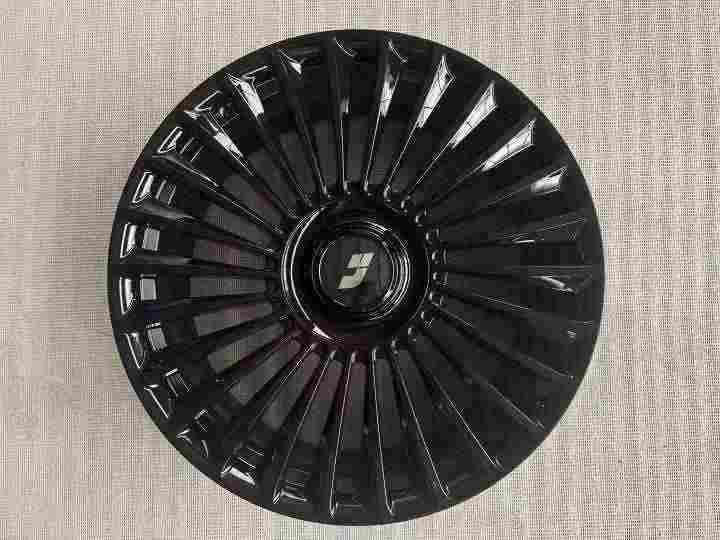 Кованые диски Ju-Tuning 1916 чёрный глянец R21–R22 5x120 на Mercedes C/E/S, GLC, GLE