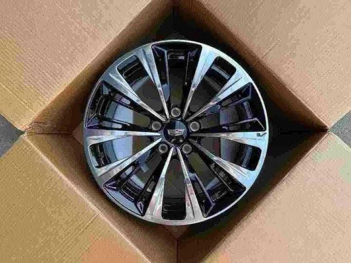 Кованые диски Ju-Tuning 1939 чёрный глянец полированная лицевая часть R18–R20 5x120 на Cadillac Escalade, Lincoln