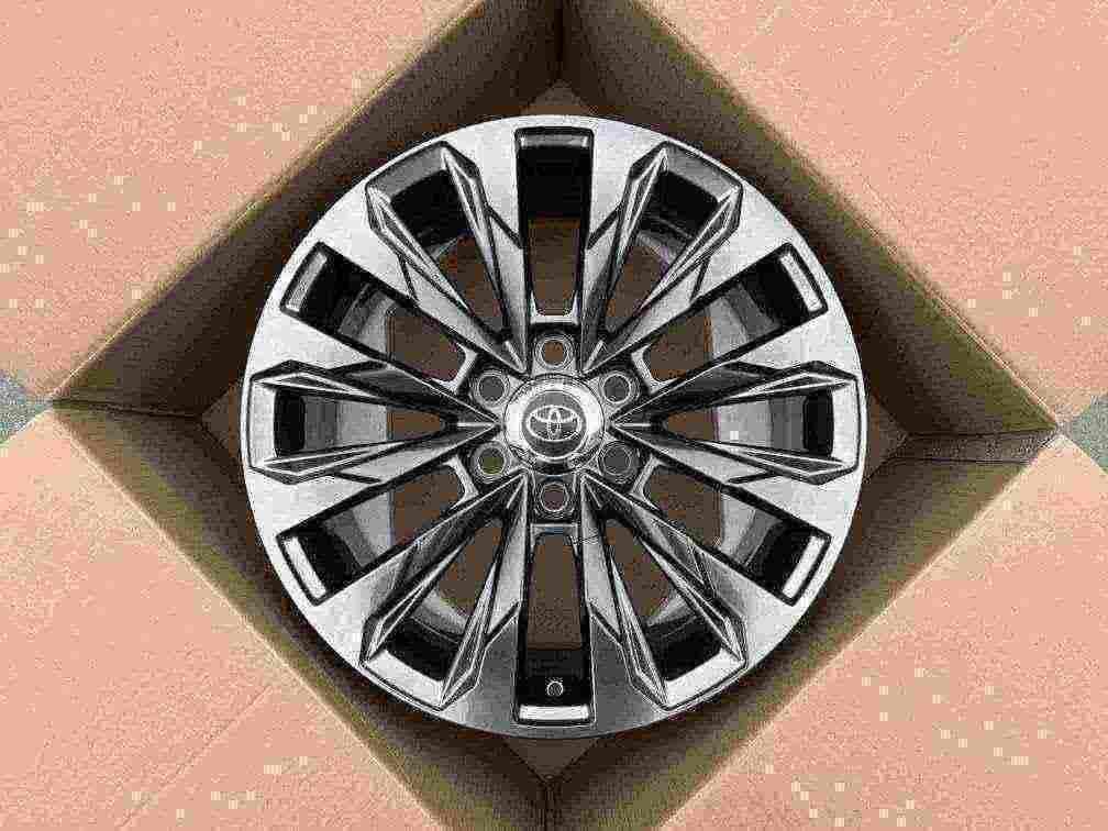 Кованые диски Ju-Tuning 1946 серебристый sky silver R18–R20 6x139.7 / 5x150 на Prado, Hilux, Tank 300