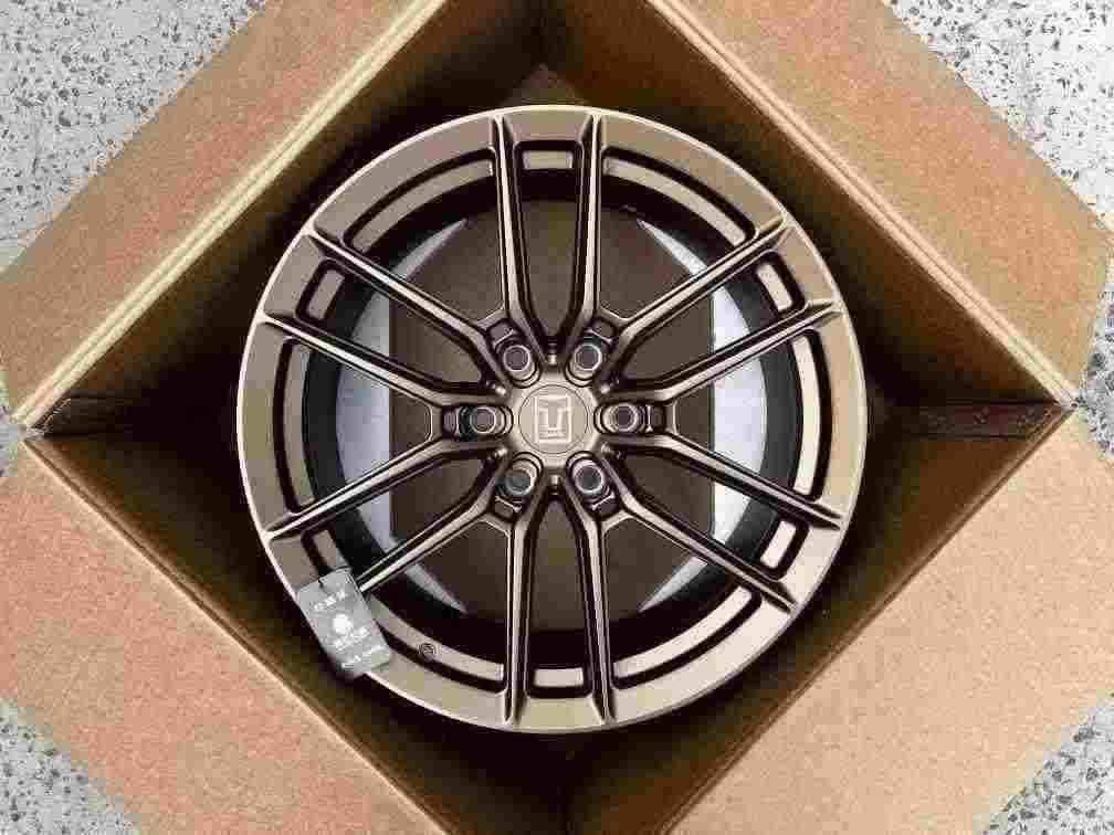 Кованые диски Ju-Tuning 1950 матовая бронза R21 6x139.7 на внедорожники и пикапы