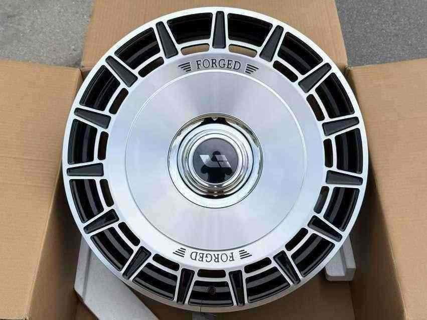 Кованые диски Ju-Tuning 1958 чёрный глянец R21–R22 5x120 на AITO, Li Auto, Xiaomi, Zeekr