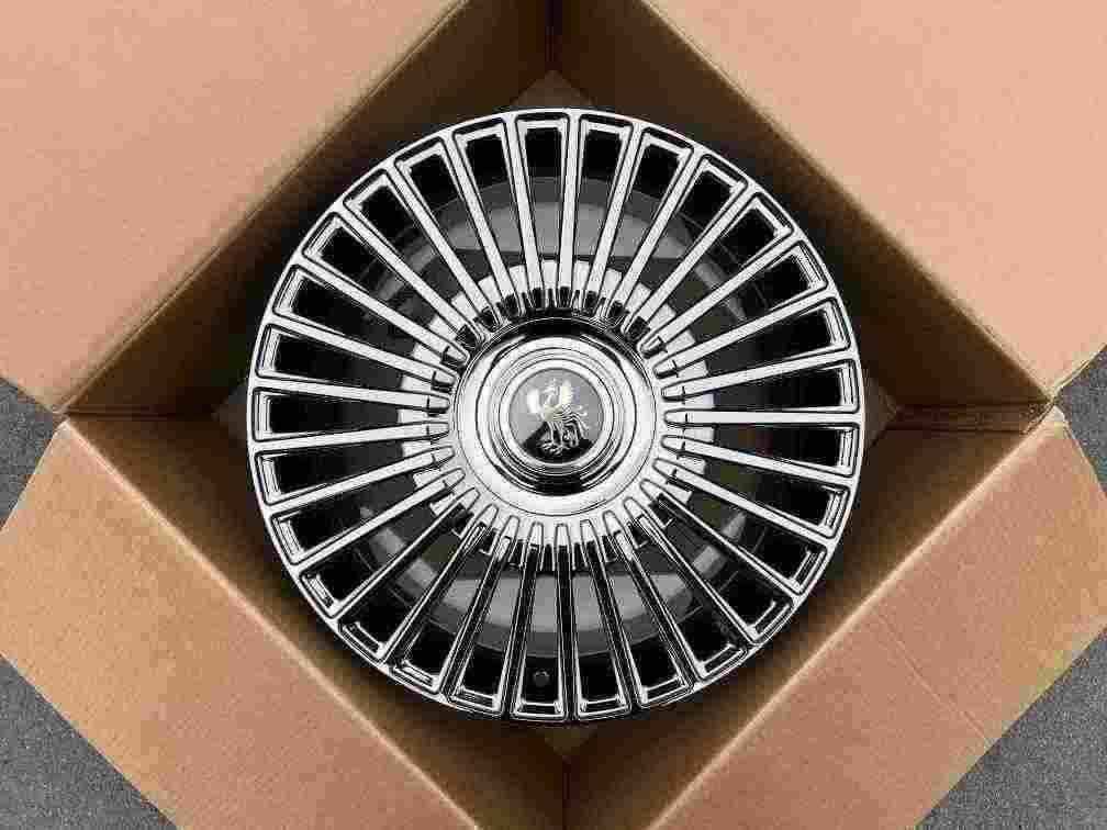 Кованые диски Ju-Tuning 1960 чёрный хром R18–R20 5x114.3 на Camry, RAV4, Lexus