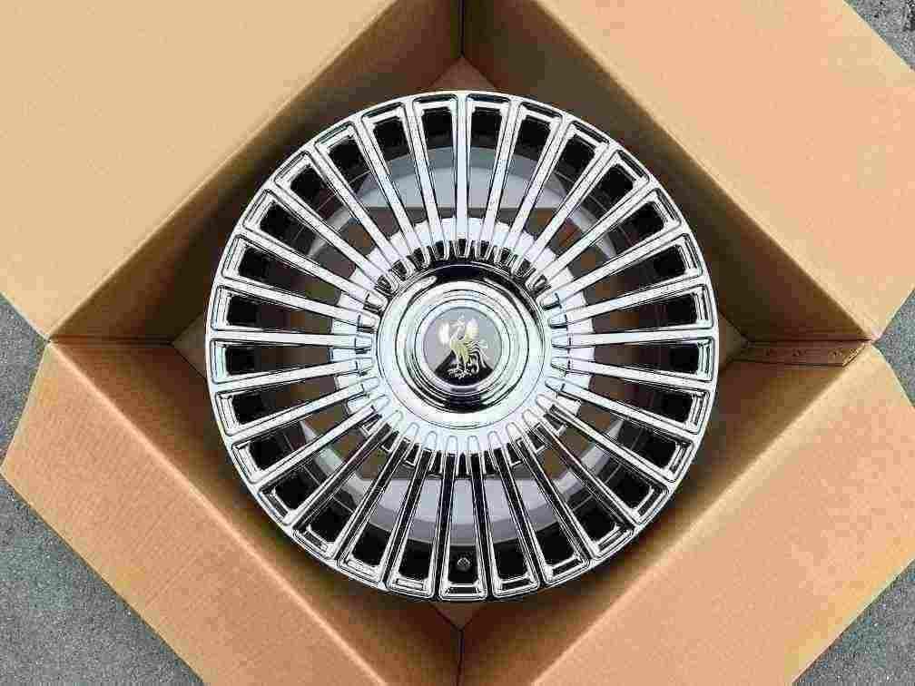 Кованые диски Ju-Tuning 1960 хром R20 5x114.3 на Camry, RAV4, Lexus