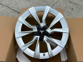 Кованые диски Ju-Tuning 1994 мелкозернистый серебристый металлик R18–R20 5x114.3 на Tesla 3/Y, BYD, Zeekr