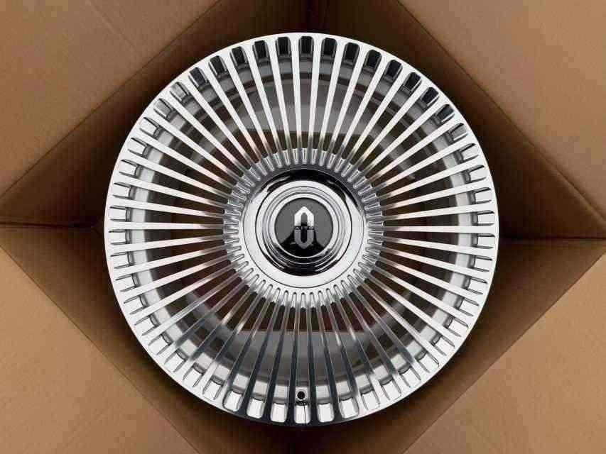 Кованые диски Ju-Tuning 2109A зеркальная полировка R20–R21 5x120