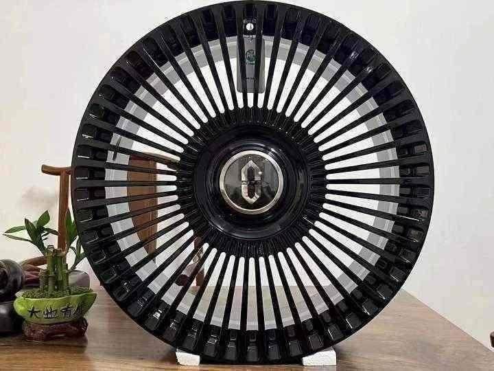 Кованые диски Ju-Tuning 2109B чёрный глянец R22 5x120