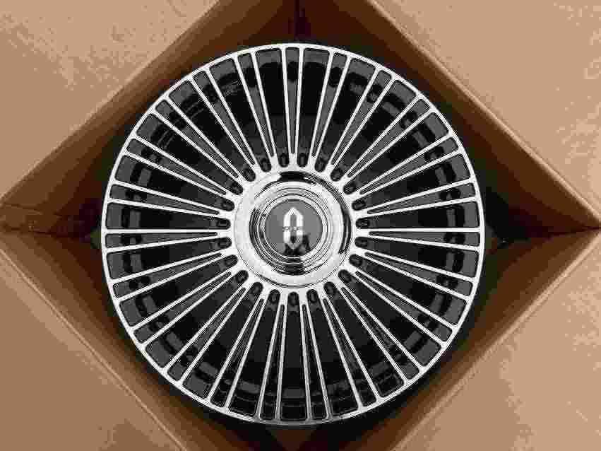 Кованые диски Ju-Tuning 2110 чёрный глянец R20–R21 5x120 на AITO, Li Auto, Xiaomi, Zeekr