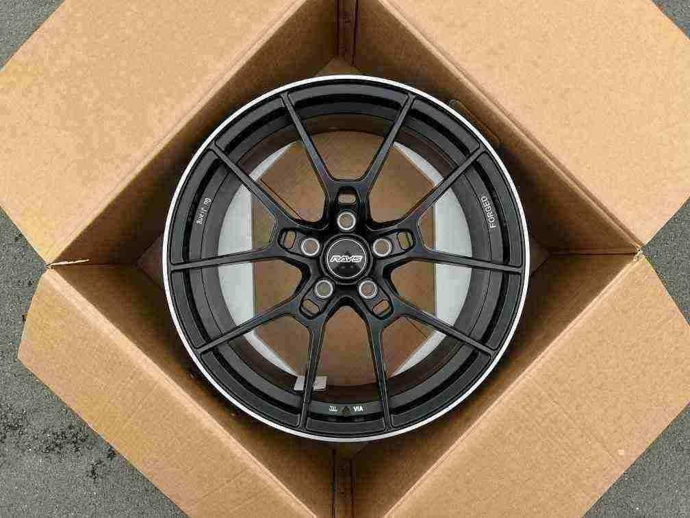 Кованые диски Ju-Tuning 2161 облегчённый дизайн со сквозной фрезеровкой R18–R20 5x114.3 / 5x108 / 5x115 / 5x120