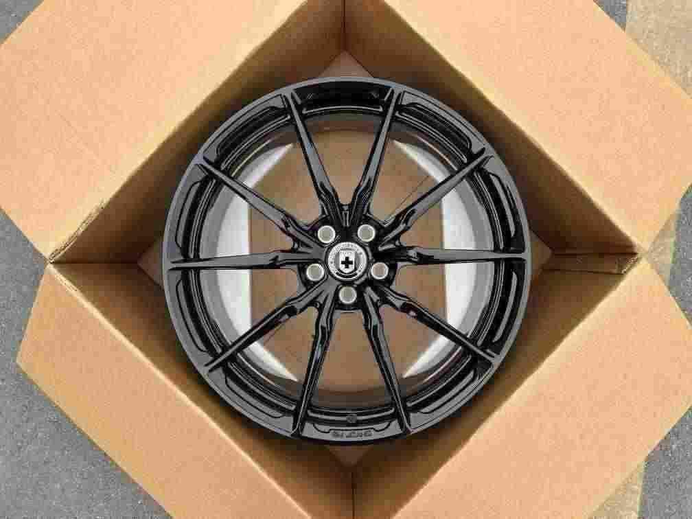 Кованые диски Ju-Tuning 2165 чёрный глянец R19–R20 5x112 / 5x120 / 5x114.3 / 5x108