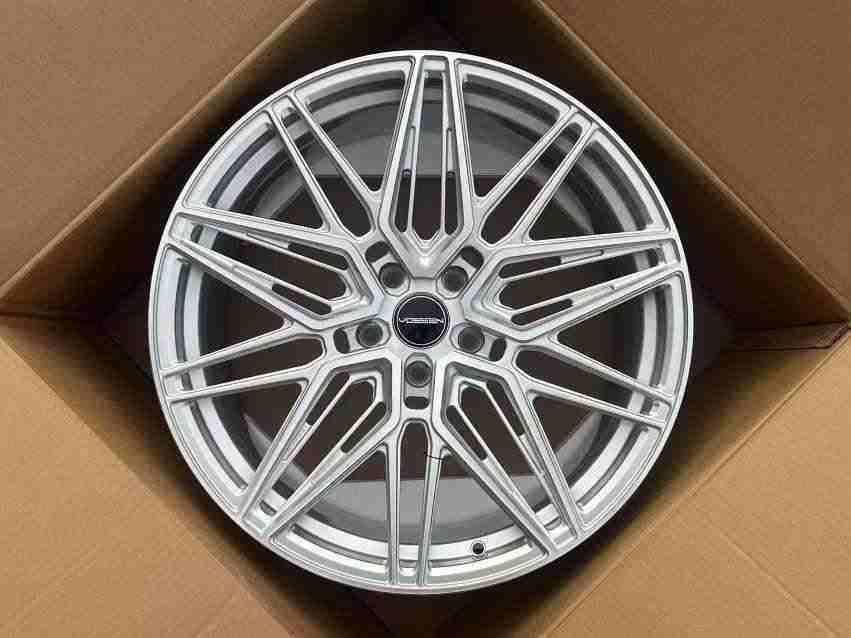 Кованые диски Ju-Tuning 2171 серебристый R20–R22 5x112 / 5x120 / 5x114.3