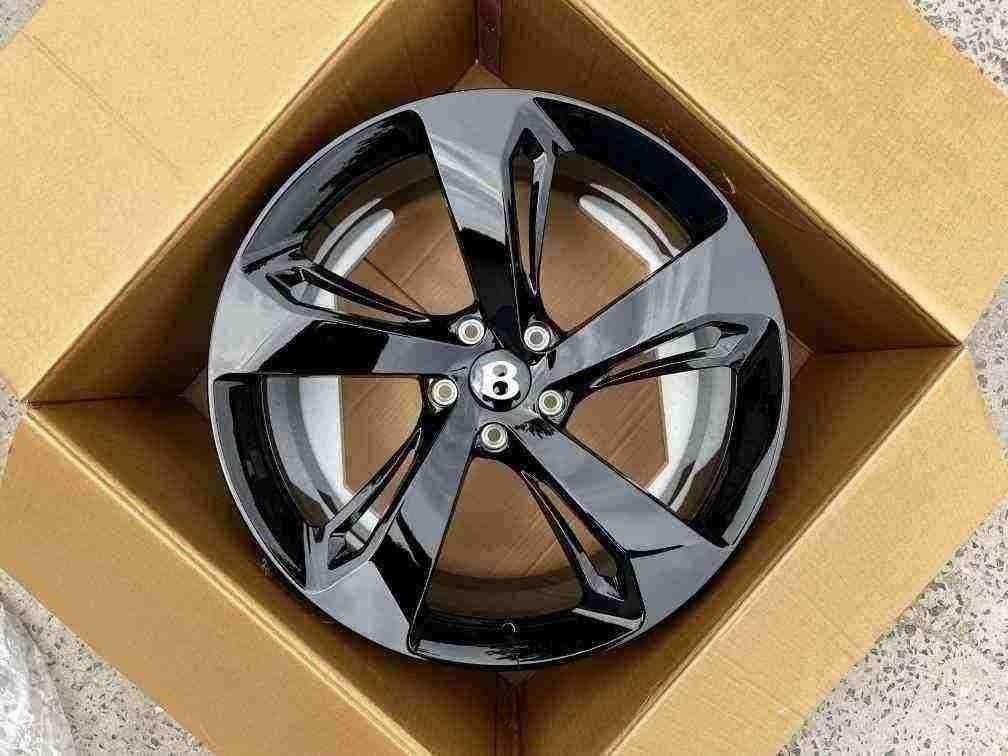 Кованые диски Ju-Tuning 2805 чёрный глянец R21–R22 5x130 на Bentley, Rolls-Royce