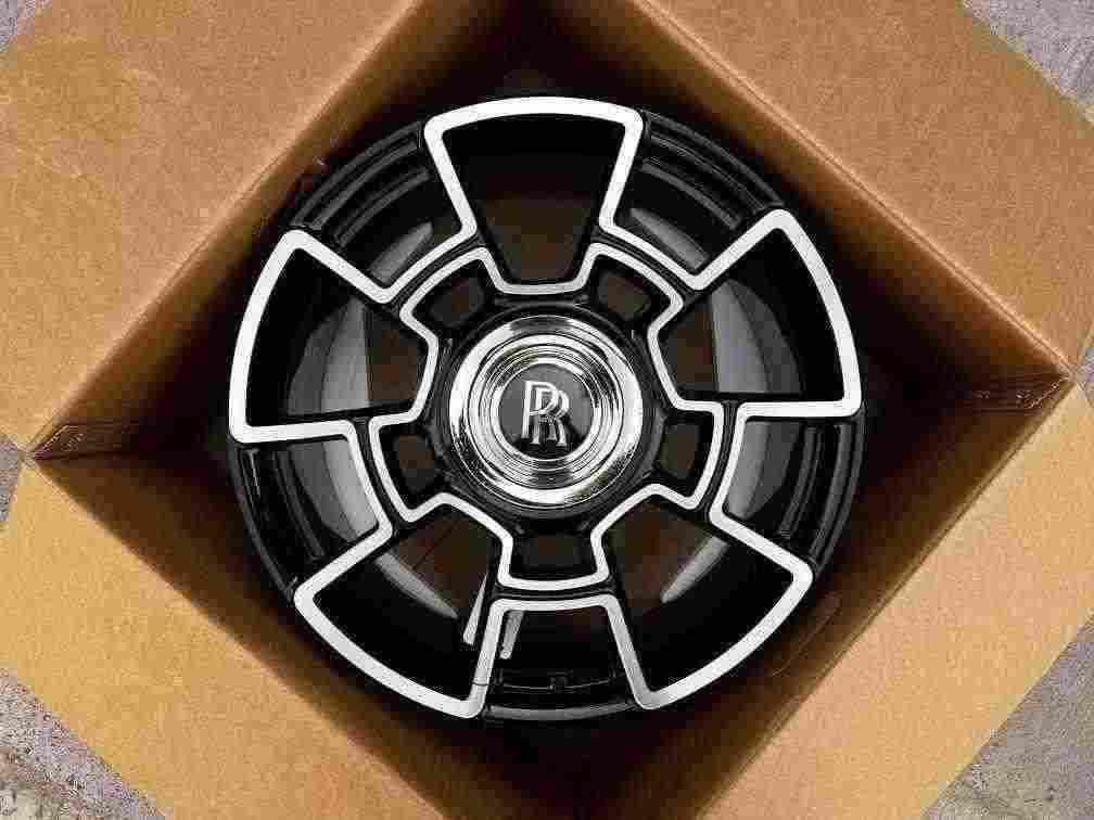 Кованые диски Ju-Tuning 2831 чёрный глянец R20–R22 5x120 / 5x112 на Bentley, Rolls-Royce