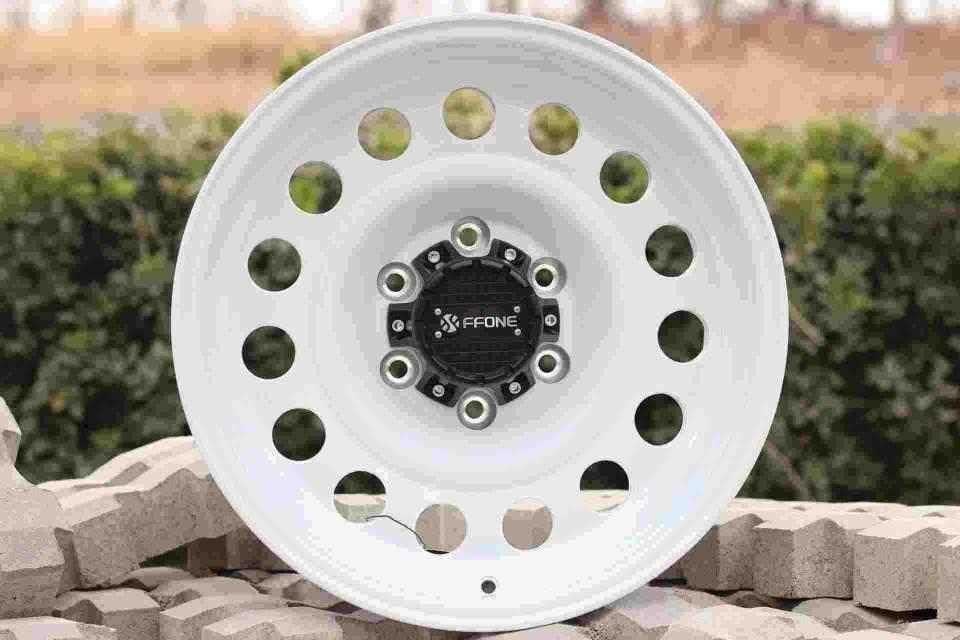 Кованые диски Ju-Tuning FF-03 белый R17 6x139.7 / 6x135 / 5x127 на внедорожники и пикапы