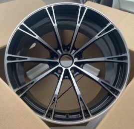 Кованые диски Ju-Tuning HJ8016 чёрный глянец R19 5x112 на Audi A4-A8/Q7, VW