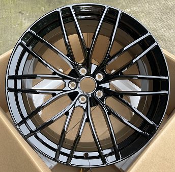 Кованые диски Ju-Tuning HJ0053 чёрный глянец R18–R21 5x112 на Audi A4-A8/Q7, VW