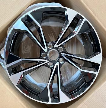 Кованые диски Ju-Tuning HJ0137 чёрный глянец R19 5x112 на Audi A4-A8/Q7, VW