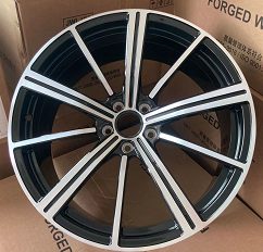 Кованые диски Ju-Tuning HJ0225 чёрный глянец R20 5x112 на Audi A4-A8/Q7, VW